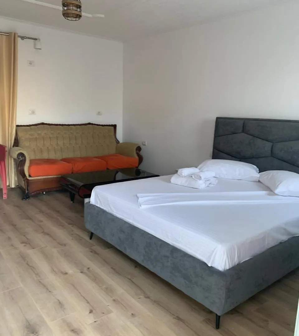 Zisi Rooms Sarande Homestay