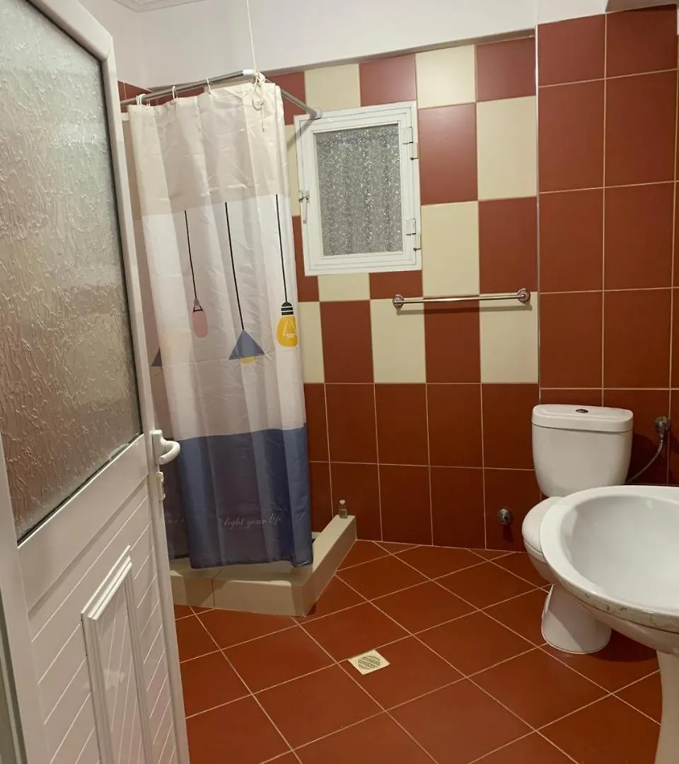Zisi Rooms Sarande 0*,